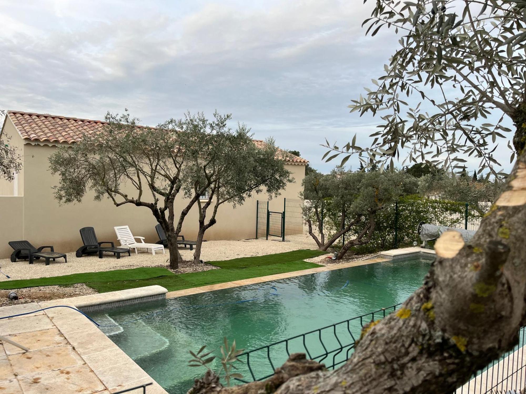 Chez Nous Hotell Mérindol Exteriör bild