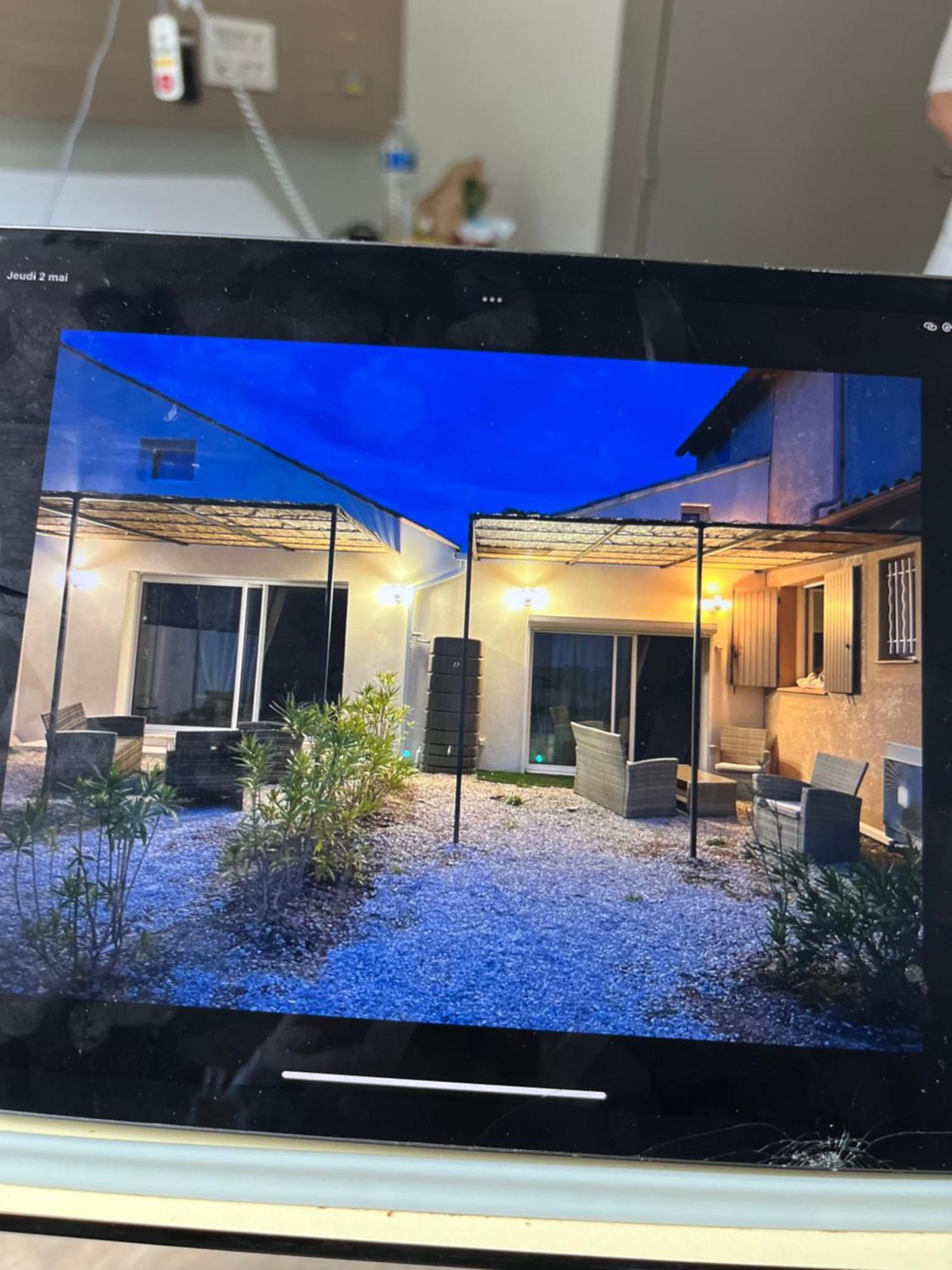 Chez Nous Hotell Mérindol Exteriör bild